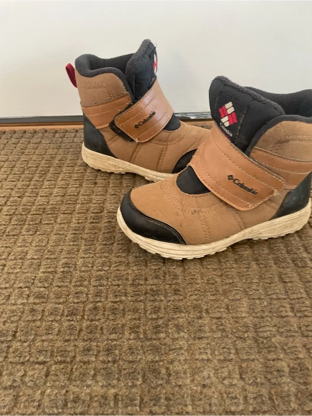 Columbia Fairbanks Kids Tan and Black Insulated Winter Boots